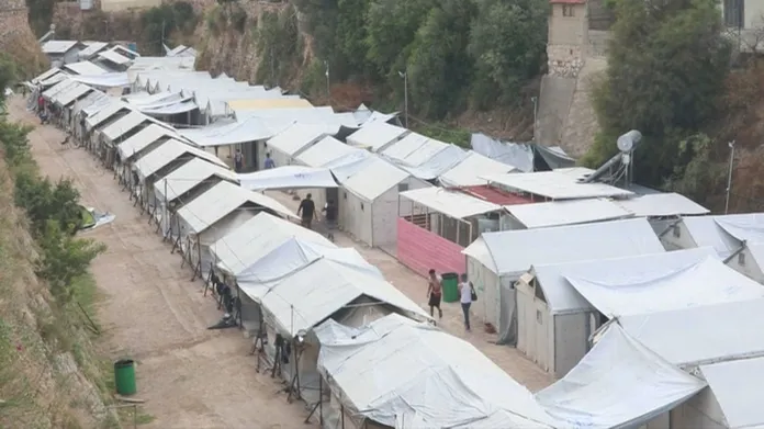 Provizorní ubytování uprchlíků na řeckých ostrovech