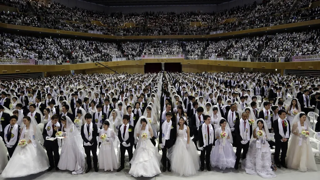 Masový svatební obřad Církve sjednocení