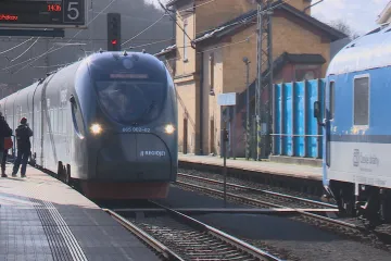 Po Česku nově jezdí vlak vyrobený v Číně. Cestující doveze z Ústí nad Labem do Kolína
