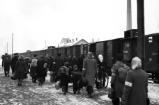 Před 75 lety začal organizovaný odsun Němců. Do vlaku si mohli vzít tisíc marek a padesát kilogramů zavazadel