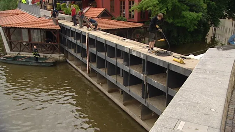 Protipovodňová vrata na Čertovce