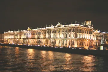 Za zimními paláci Petrohradu? Nejlépe za bílé noci!