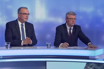 Den nemá 32 hodin, zvládnout řídit dopravu i obchod je nemožné, zkritizoval Kalousek Havlíčka