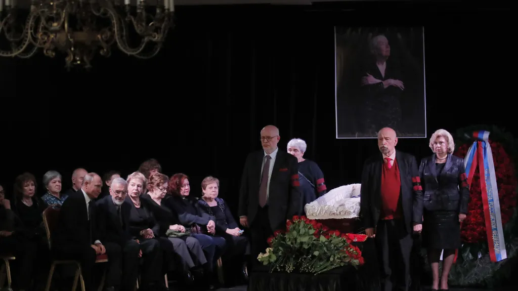 Pohřeb Ljudmily Alexejevové
