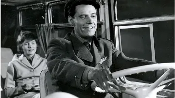 Josef Bek jako autobusový řidič ve slavném filmu Florenc 13:30