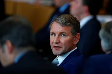 Extremistické Křídlo německé AfD se rozpustí. Podvolilo se požadavku vedení strany 