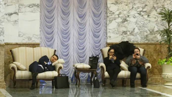Novináři čekají na výsledek minského summitu