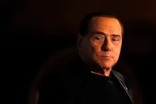 Italský expremiér Berlusconi trpí leukémií a se zápalem plic je na jednotce intenzivní péče
