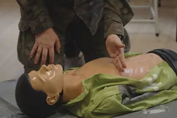 Poláci se v armádních kurzech učí zvládat krizové situace, zájem mají tisíce lidí