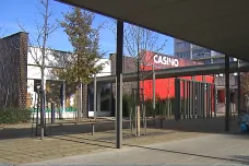Policie odložila podezření na maření referenda o zákazu hazardu v Kladně