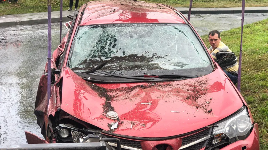 Auto poničené při dronovém útoku na Moskvu