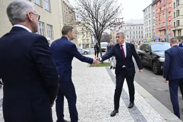 Babiš uvádí ministry do úřadů