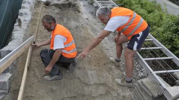 Dělníci v Hranicích opravují Židovské schody