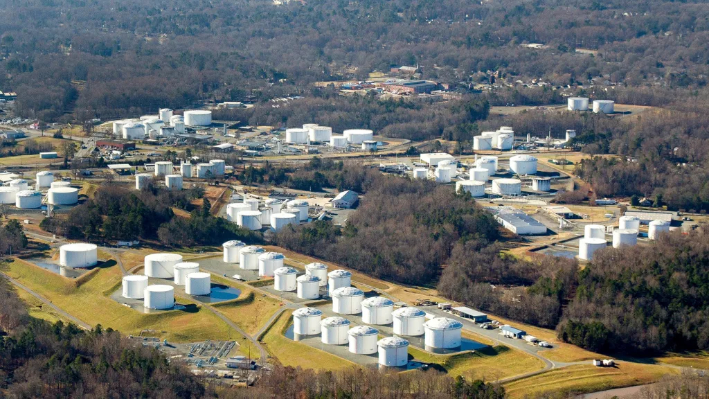 Úložiště pohonných látek firmy Colonial Pipeline