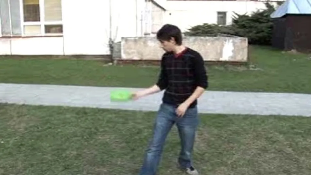 Žonglér nacvičuje nové číslo