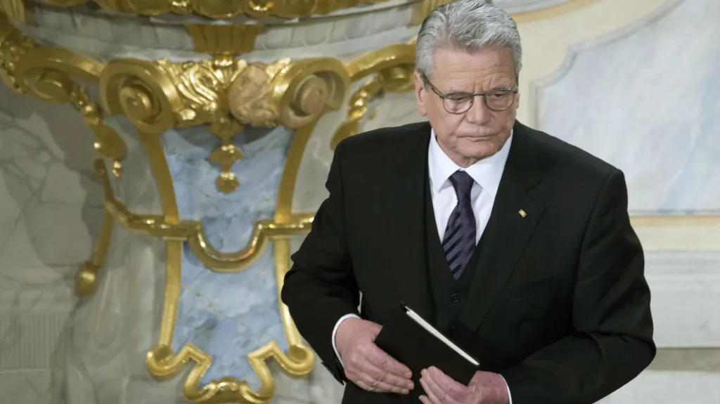 Joachim Gauck při pietní akci v Drážďanech