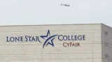 V Lone Star College pobodal útočník několik lidí