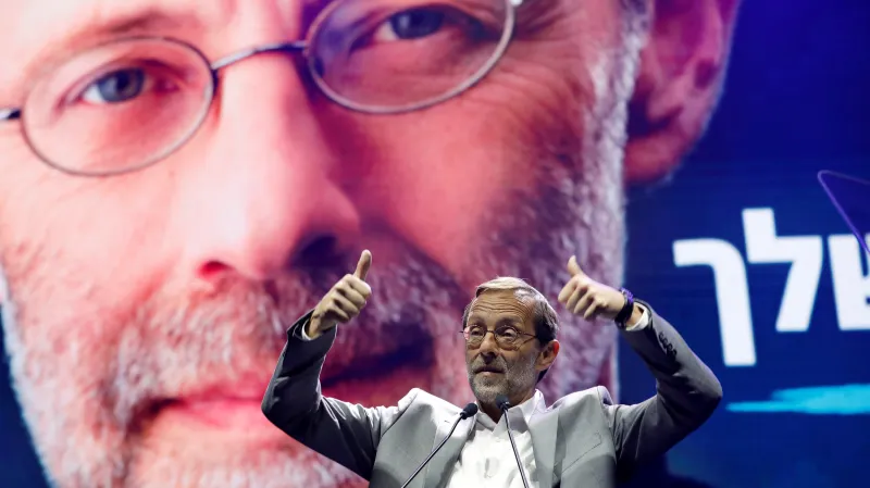 Moše Feiglin se snažil nalákat voliče na slib legalizace marihuany