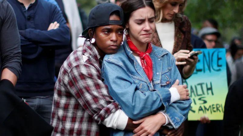 Úřady zvažují obvinění manželky orlandského střelce