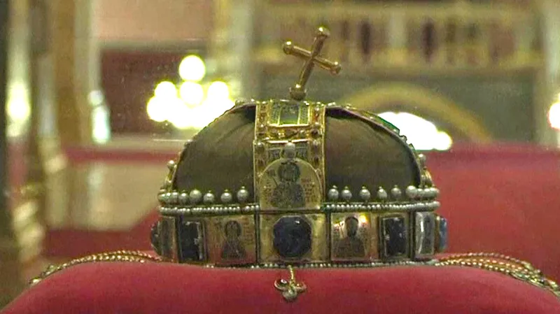 Svatoštěpánská koruna