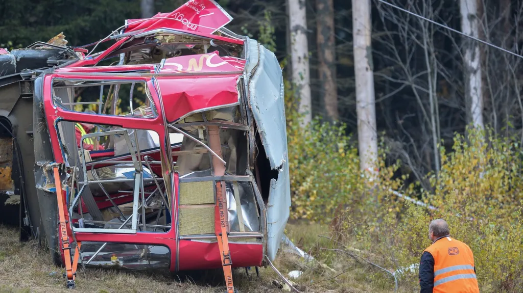 Vrak kabiny lanovky na Ještěd, listopad 2021