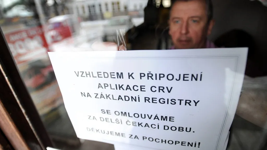 Napojení centrálního registru vozidel na základní registry ochromilo činnost úřadů