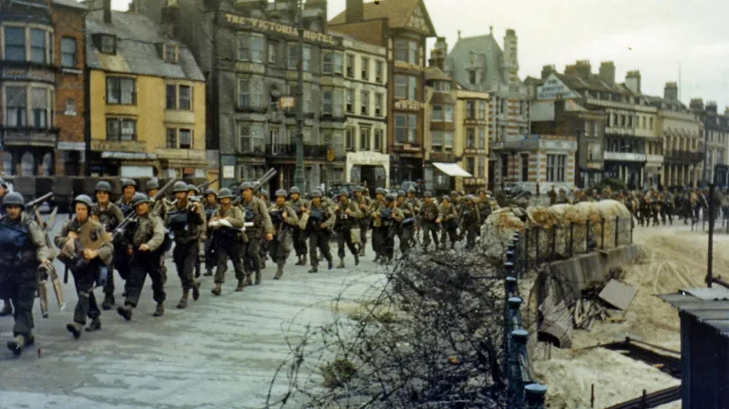 Den D ve fotografiích z roku 1944