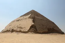 Egypt veřejnosti poprvé zpřístupnil 4600 let starou Lomenou pyramidu