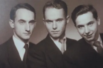 Za války Němci vyvraždili část jeho rodiny, o dvacet let později pomohli Paulu Ortovi ke svobodě