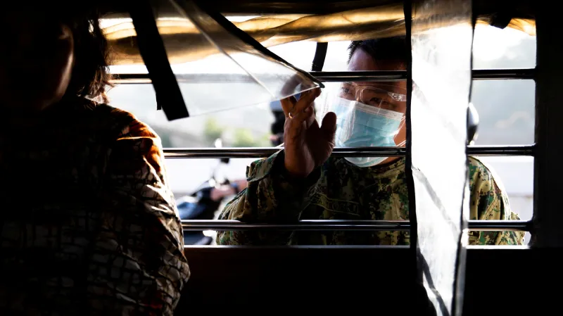 Kontrola cestujících v Manile