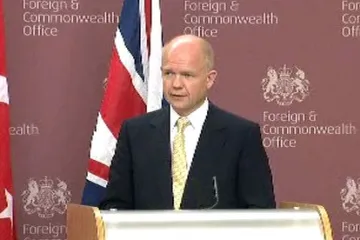 Moskva protestuje proti vyhoštění svého diplomata z Londýna