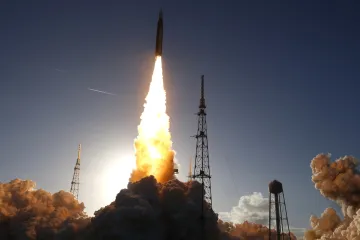 Artemis II odstartovala na cestu k Měsíci