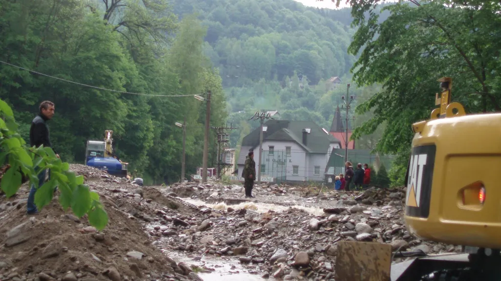 Svoboda nad Úpou, silnice na Jánské Lázně