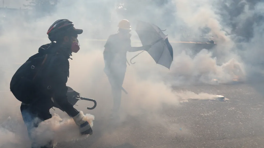 Demonstranti v Hongkongu se střetli s policií