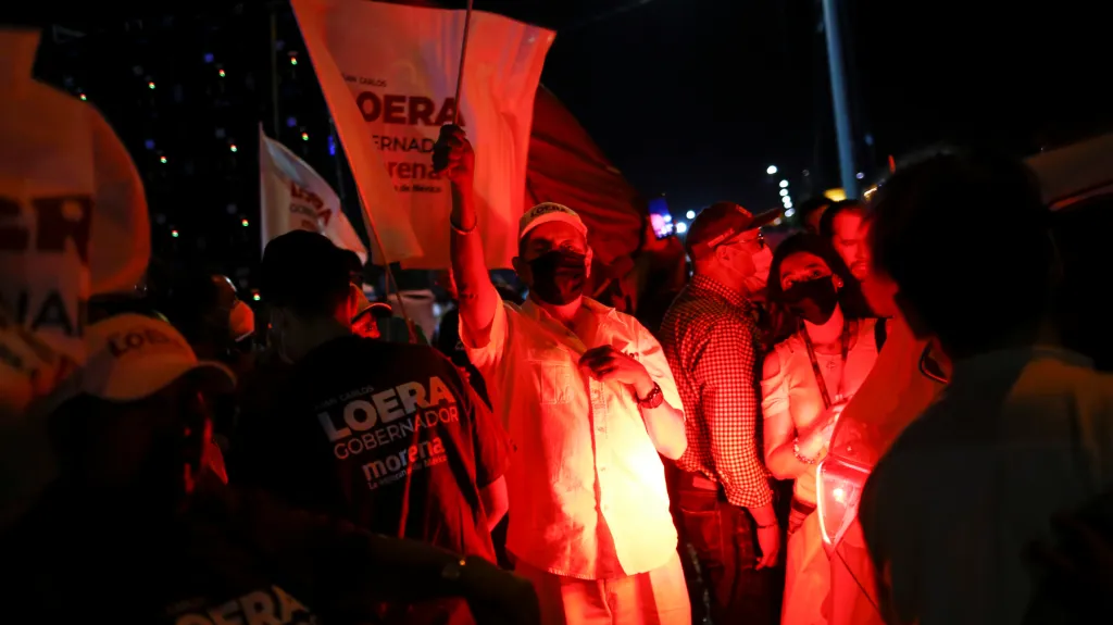 Příznivci mexické strany Morena v ulicích města Ciudad Juárez