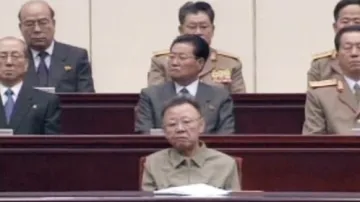Kim Čong-il na zasedání parlamentu