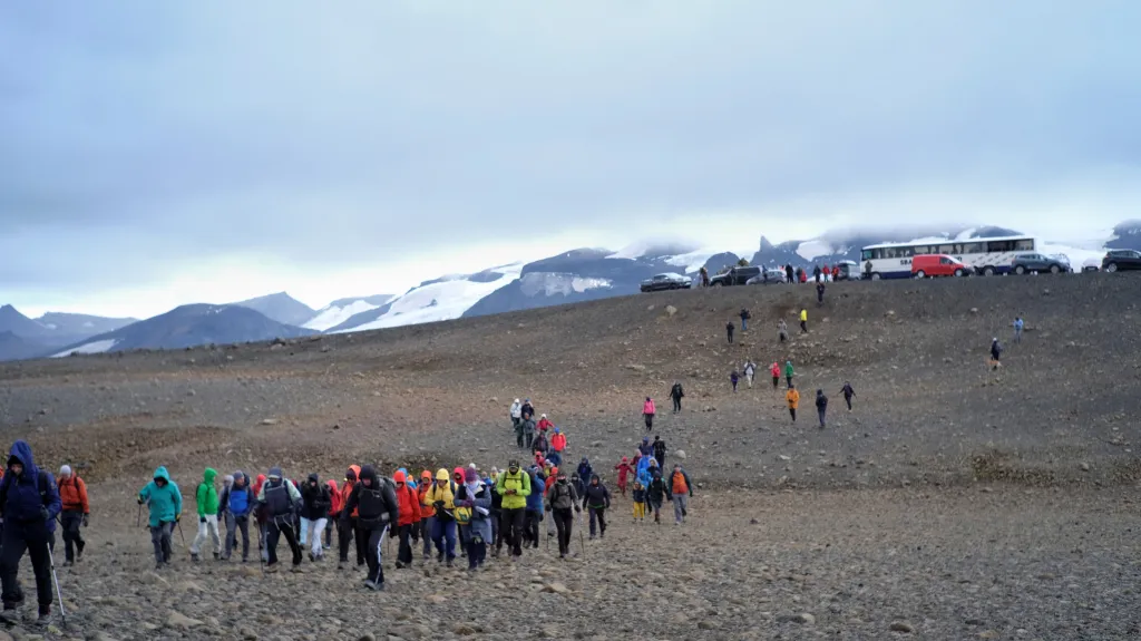 Islanďané chodí po zaniklém ledovci