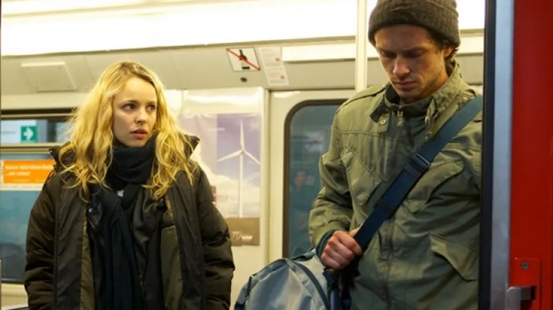 Nejhledanější muž / Rachel McAdamsová, Grigorij Dobrygin