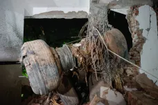Pád letadla v Indii má téměř tři sta obětí