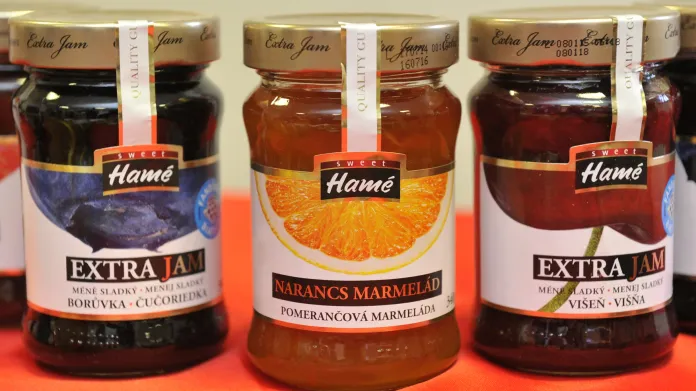 Jako marmeládu už lze označovat jen výrobky z citrusů (uprostřed), ostatní je džem. Výrobky nesplňující podíly ovoce se označují například jako ovocná pomazánka