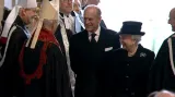 Královna Alžběta II. s princem Phillipem na pohřbu Margaret Thatcherové