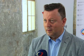 Staněk zůstává ministrem i dva týdny po návrhu na odvolání, další týdny ho ještě čekají