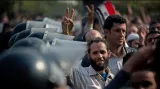 Tisíce Egypťanů se chystají do ulic