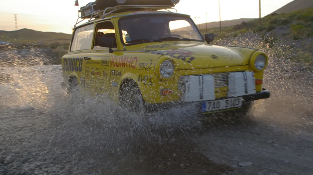 Trabant při cestě po Africe