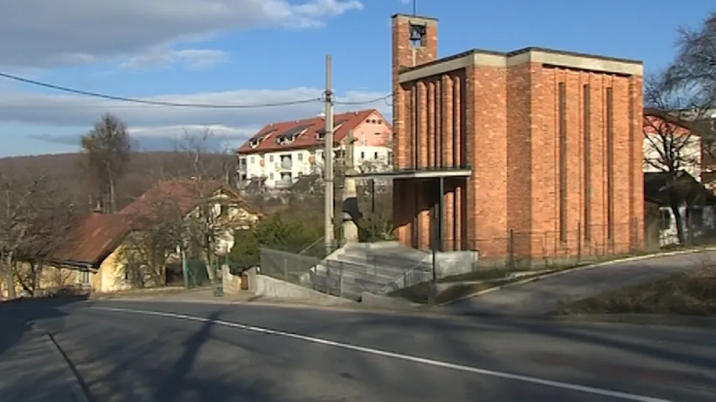 I sakrální stavby mají typické znaky baťovské architektury