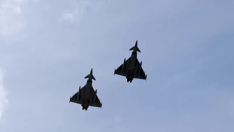 Britské stíhačky při cvičení v oblasti Falkland