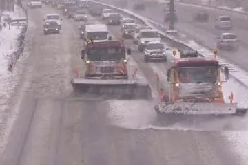 Doprava bez větších problémů, sněží na Moravě