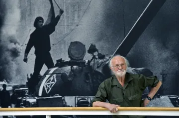 Dva tisíce fotografií. Fotograf Josef Koudelka předal dar českému státu