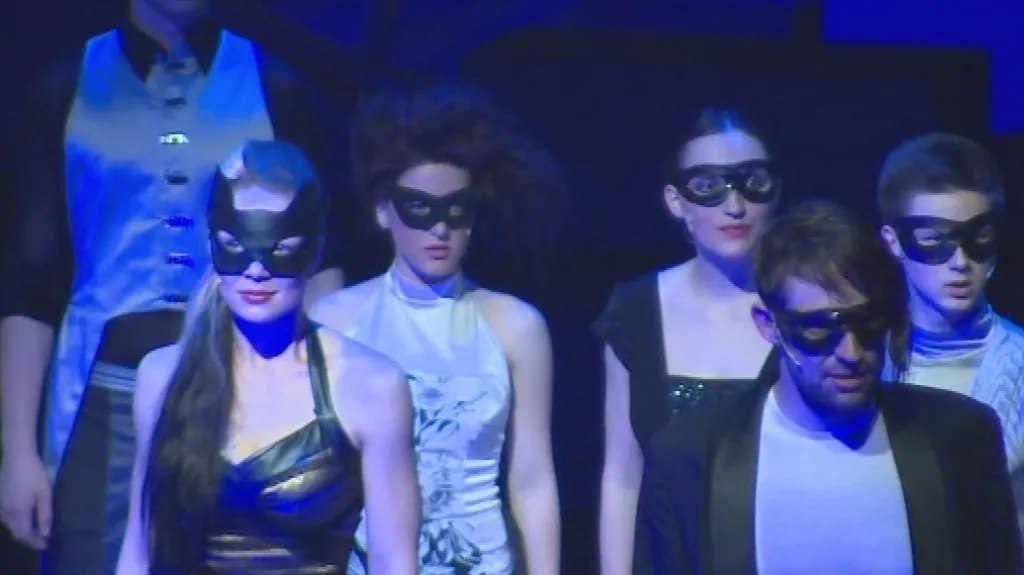 Moderní pojetí Koček dává původním textům nový význam