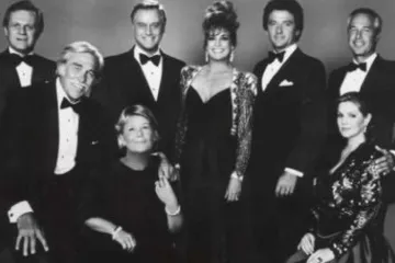 Na televizní obrazovky se dostává seriál Dallas